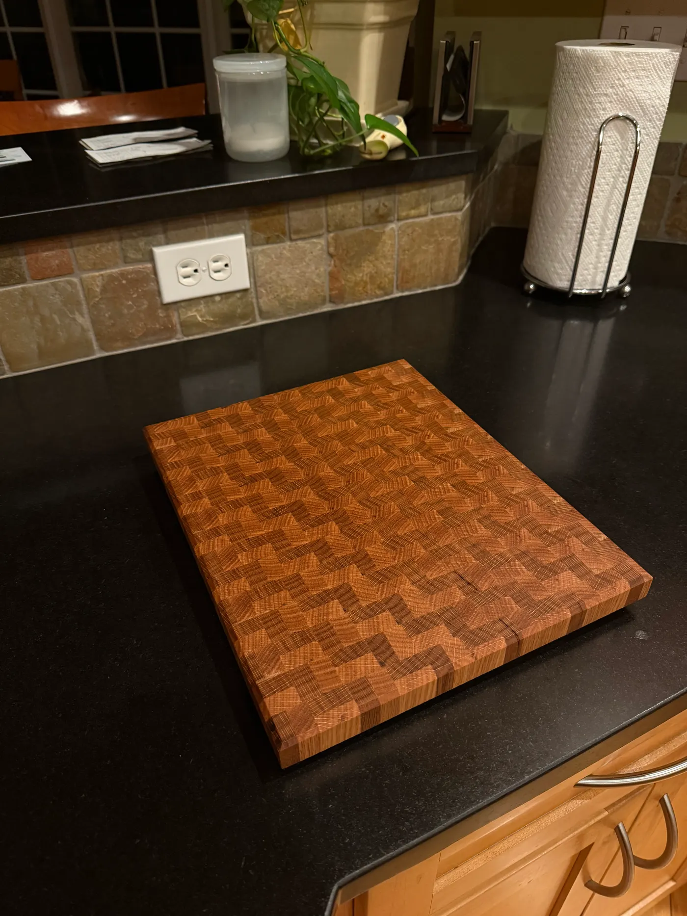 End-grain cutting board